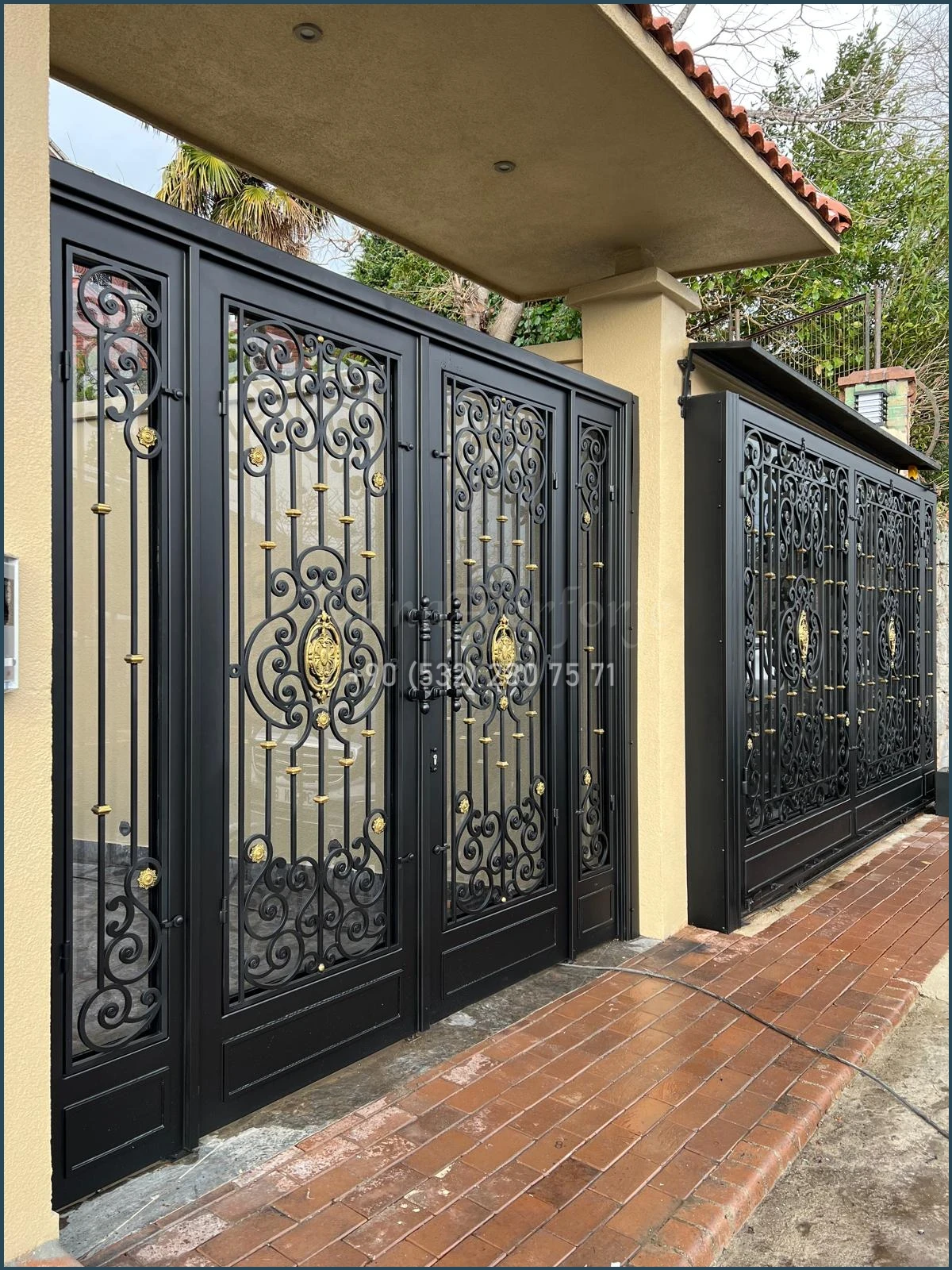 Klasik Tarz Bahçe Kapıları – Zamansız Güzelliğin Simgesi